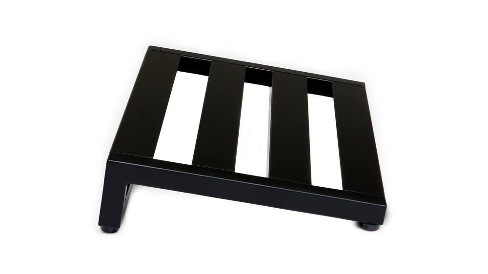 Pedaltrain Classic JR with Tour Case - Pedaltrain - 4 Rails, 8&quot; Incline, Classic Series, Pedal Board w/ Tour Case, Tour Case, Width: 14&quot;-18&quot; - KO Music Marketing