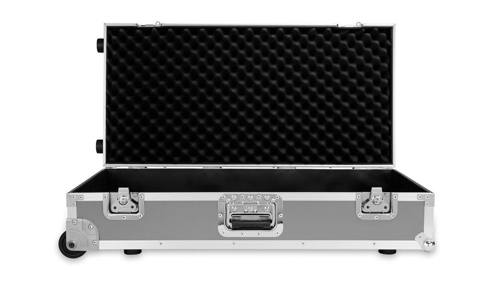 Pedaltrain Classic PRO with Wheeled Tour Case - Pedaltrain - 5 Rails, 8&quot; Incline, Classic Series, Pedal Board w/ Tour Case, Pedal Board w/ Wheeled Tour Case, Tour Case, Width: 32&quot;+ - KO Music Marketing