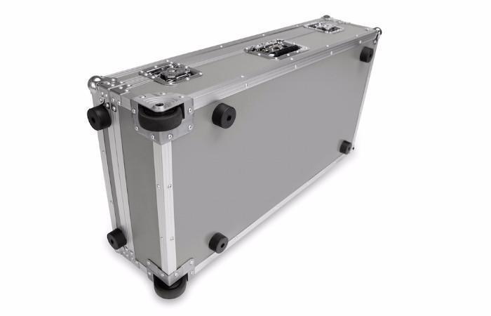 Pedaltrain Classic PRO with Wheeled Tour Case - Pedaltrain - 5 Rails, 8&quot; Incline, Classic Series, Pedal Board w/ Tour Case, Pedal Board w/ Wheeled Tour Case, Tour Case, Width: 32&quot;+ - KO Music Marketing